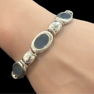 Vintage Silver-Tone Oval Link Bracelet With Blue cats eye Inlay